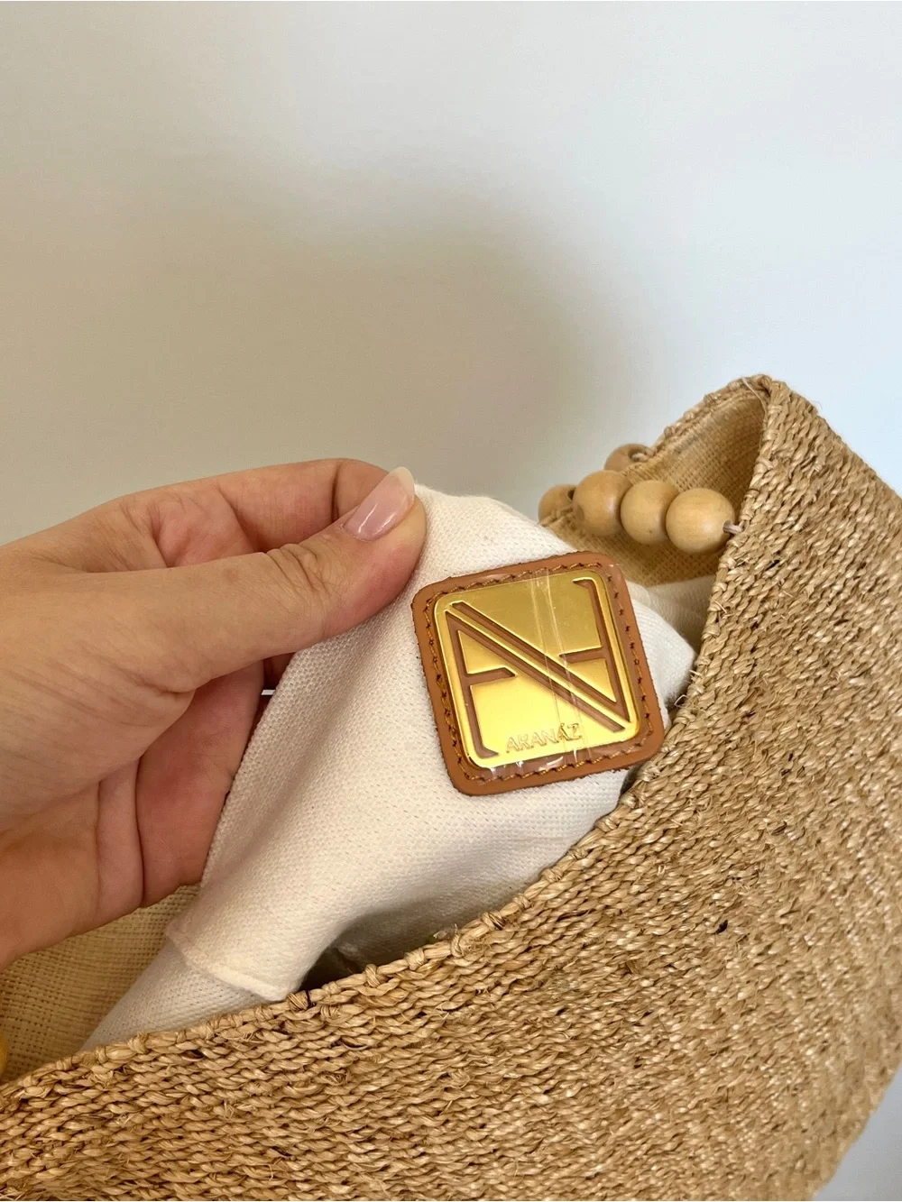 Aranaz woven bag beach holiday style Wood bead details - Picture 5 of 7